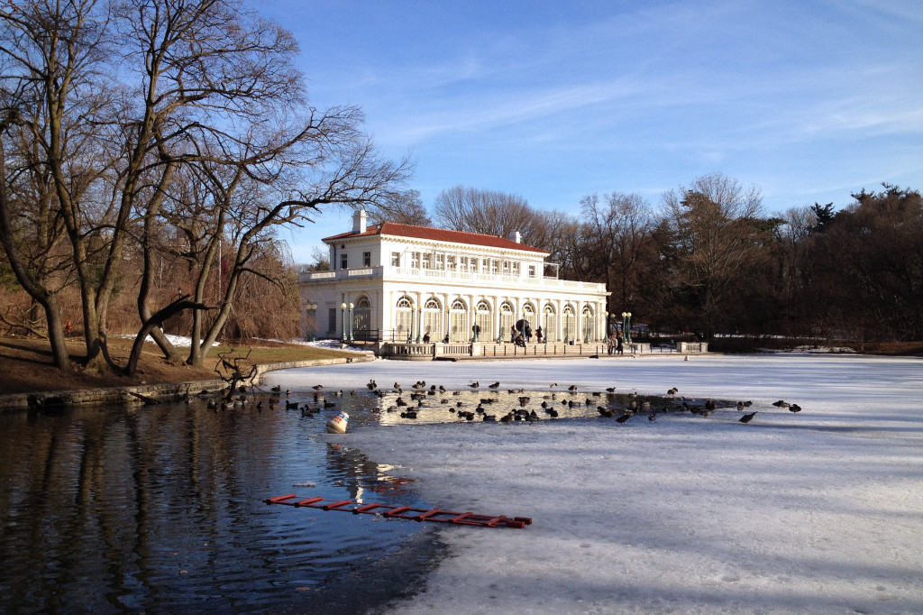 The Boathouse in Prospect Park. The Prospect Park Alliance, which helps running the park, has received the concession to operate the café located inside the venue (Lucia De Stefani/NYCityLens)