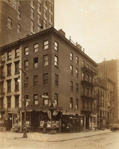 7 th Ave. at SW 28th St. circa 1914.  Irma and Paul Milstein Division of United States History, Local History and Genealogy, The New York Public Library. (1914). 