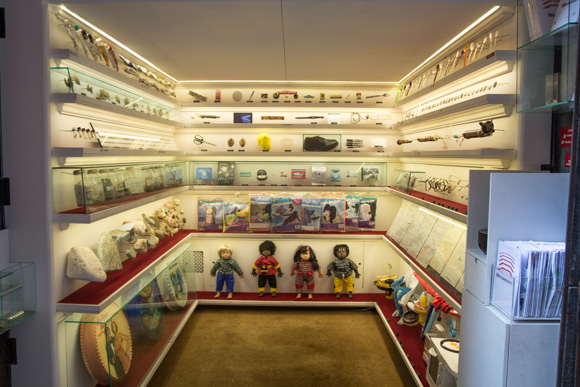 New York's quirky, tiny museum, housed in a 50-square-foot elevator shaft. (Seema Somshekar/ New York City Lens)