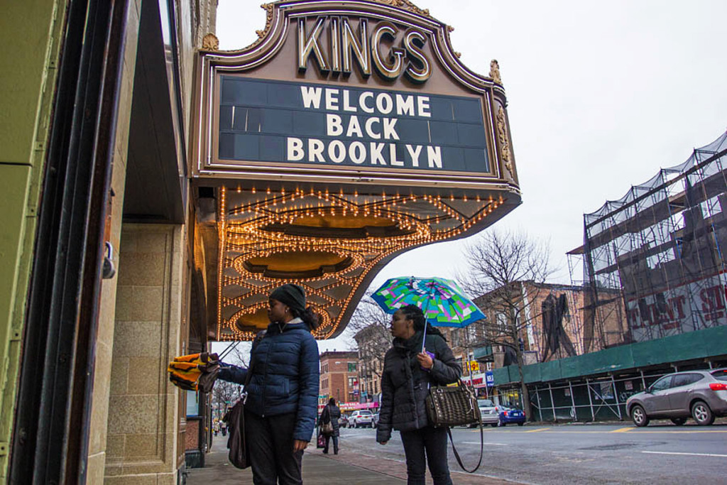 Kings Theatre has brought life back to Flatbush Avenue. (Cara McGoogan/NY City Lens)