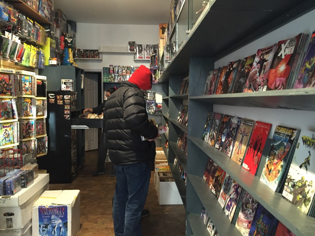 Thomas Gazdag shops during Comic Den's last week. (Credit: Mary Kekatos)