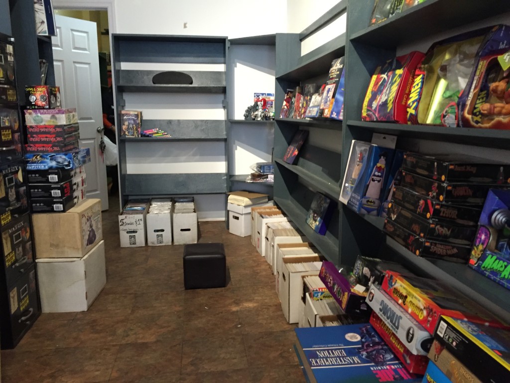 Comic Den packs up on its last day. (Credit: Mary Kekatos)
