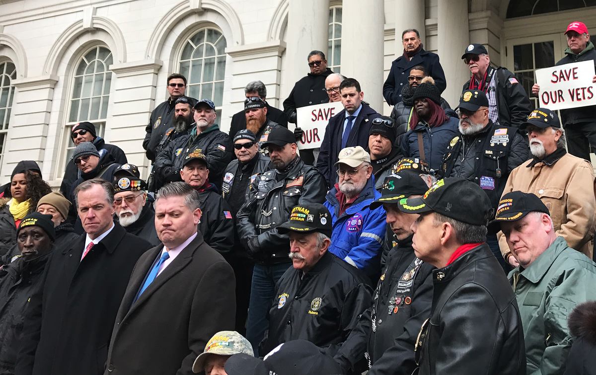Veterans, supporters and politicians rally against Mayor de Blasio on the steps of City Hall