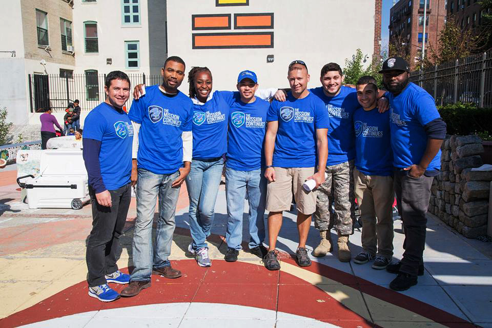 Tom Smoot, center, amongst fellow volunteers at a service event for The Mission Continues  (courtesy of Tom Smoot)